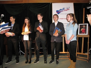 Młodzież z Ostrowca wśród najlepszych w województwie