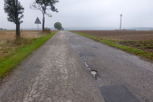 Więcej o: Wyremontują drogi powiatowe