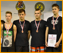 Więcej o: Brąz dla pływackiej sztafety SMS-u