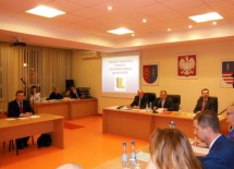 Więcej o: Budżet powiatu na 2016 roku przyjęty