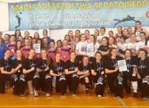 Więcej o: UCZENNICE SMS MISTRZYNIAMI OSTROWCA W PIŁCE SIATKOWEJ