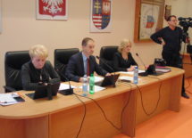 Więcej o: Budżet Powiatu Ostrowieckiego na 2020 rok został uchwalony