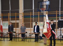 Więcej o: Pierwszy dzwonek w powiatowych szkołach