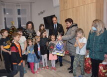 Więcej o: ŚW. MIKOŁAJ U DZIECI W MAŁACHOWIE