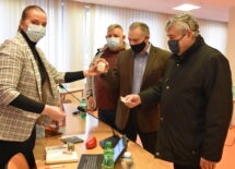 Więcej o: RADNI POWIATOWI WŁĄCZYLI SIĘ W AKCJĘ POMOCY DLA JASIA SZAFRAŃSKIEGO